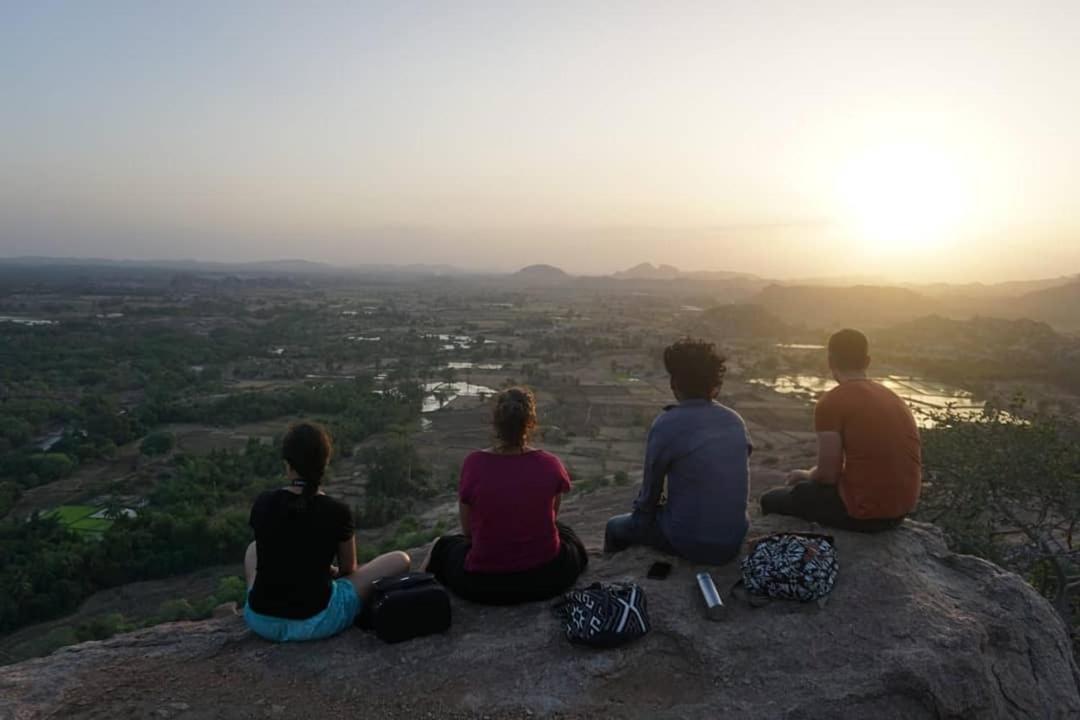 Murali Guesthouse Hampi Ngoại thất bức ảnh