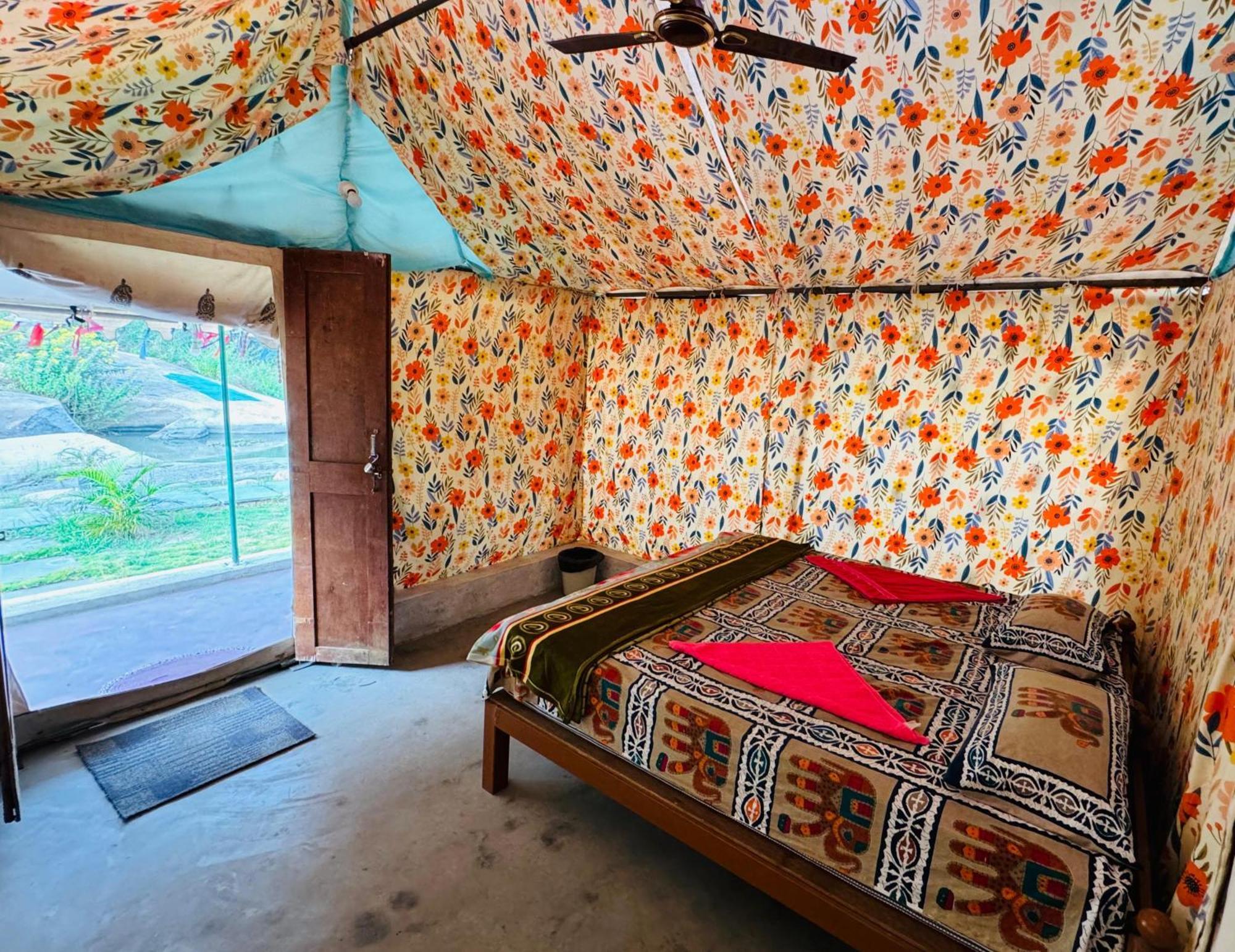 Murali Guesthouse Hampi Ngoại thất bức ảnh